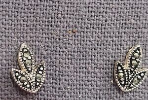 Vintage Black Silver Rhinestone Leaf Design Stud Earrings